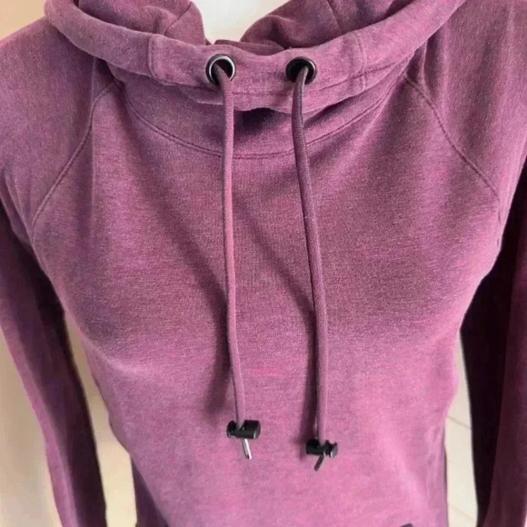 Athleta Sweatshirt Womens Size XS Sentry Hoodie Long Sleeve Pullover Purple - Picture 3 of 6